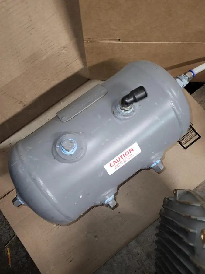 USED MANCHESTER TANK MANCHESTER TANK CAT# 304982 MAWP 200 PSI 3 GAL