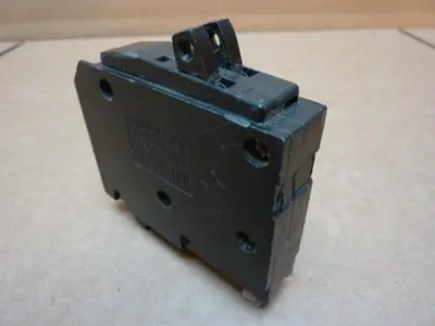 USED SQUARE D QOT120