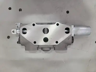 Hydraulic Valve Section 8566, 5200