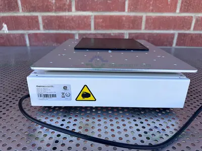 USED THERMO 88881103 BENCHTOP CO2 RESISTANT SHAKER W/ THERMO 88881127B CONTROLLER