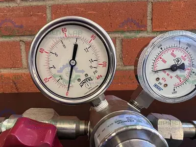 USED PRAXAIR PROSTAR PLATINUM RX30410  REGULATOR 3000 PSI W/ WINTERS AND WAKI GAUGES