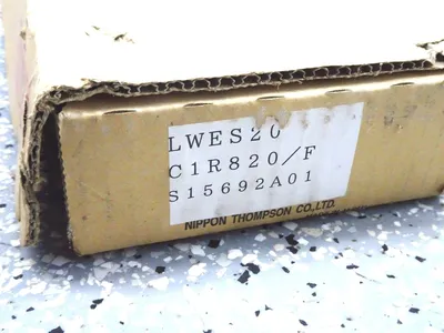 NEW IKO LWES20 C1R820/F S15692A01 LINEAR BEARINGS ON 18 AND 32 INCH RAILS