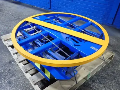 Global Industrial 44” Spring-actuated Pallet Positioner