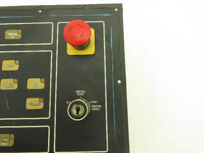 Cincinnati Milacron 3-525-0915A Operator Interface Panel w/ E-Stop *Missing Key*