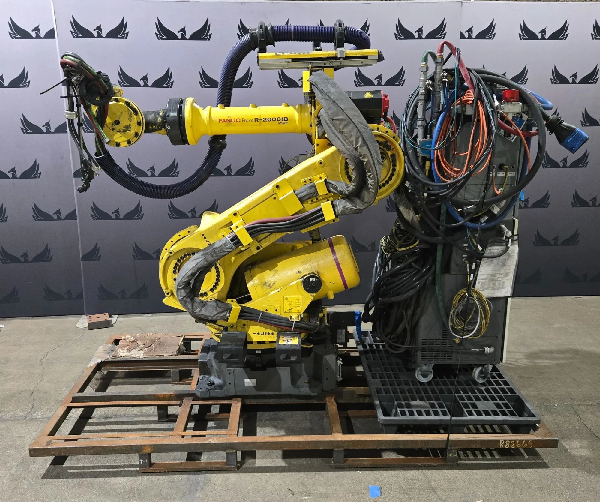 Used 2016 FANUC R-2000IB/210F + R30IB Robots Michigan US | iGAM Industrial Marketplace #1144183