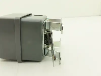 Telemecanique 9036GG2H Float Switch w/ Arm 5 HP 115-575 VAC 1 Or 3 Ph Series C