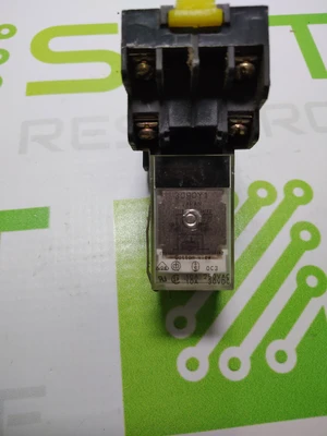 USED OMRON MY2N-CR WITH HONEYWELL BASE