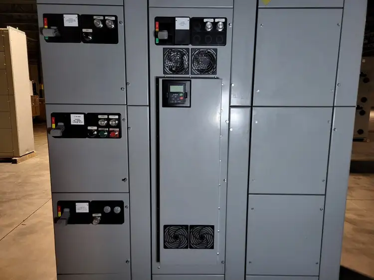 Used EATON SVX030A1-5A4N1 Switchgears British Columbia CA | Lenmark #240372