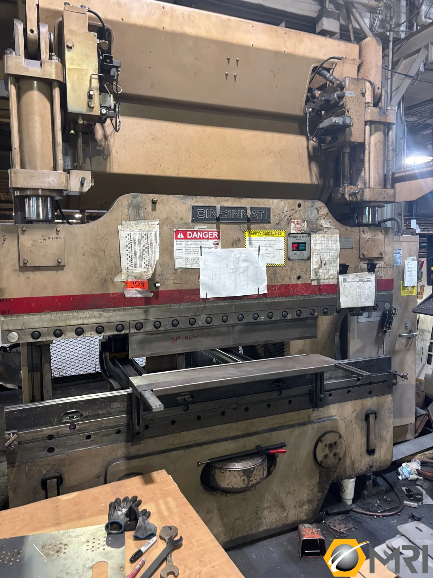 CINCINNATI AUTOFORM 90AF X 6 CNC PRESS BRAKE, NEW: 1996