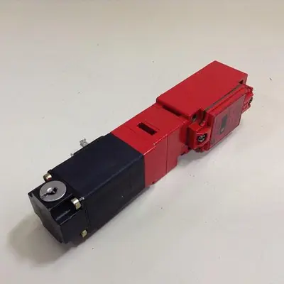USED TELEMECANIQUE XCS-L