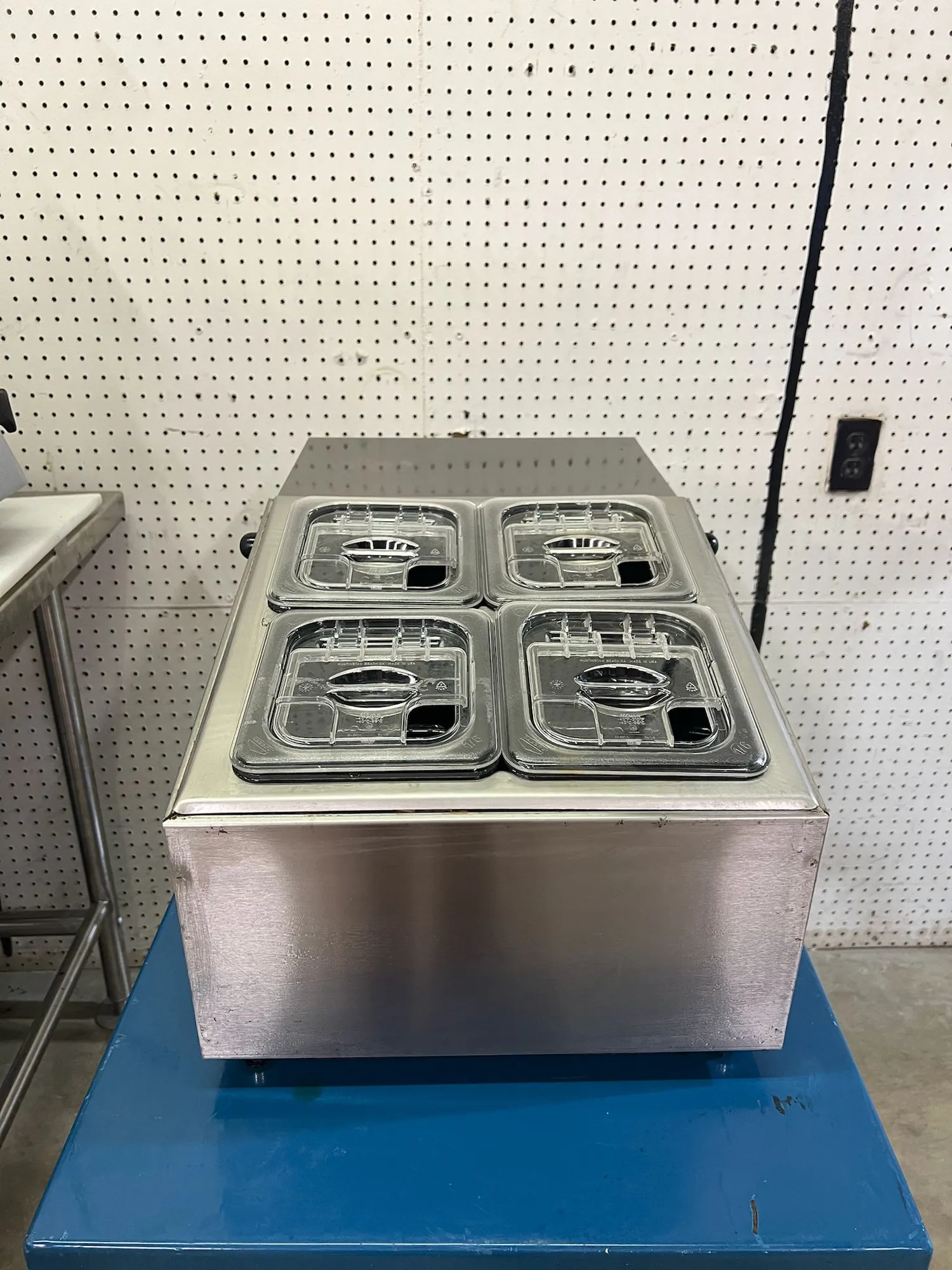 Used APW Wyott Used 17' APW Wyott RTR-4 Refrigerated Countertop Topping Rail 120 Volts Food Prep Tables Illinois US | Falcon Restaurant Supply #1375603