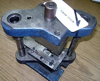 1574-390 Stamping Press Tool And Die To Make Wool Mark- Jewelry Pendant