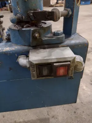 USED AWS F-200AF