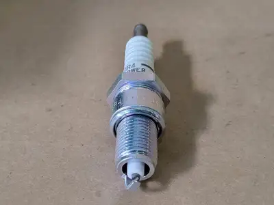 NEW NGK GR4 2635