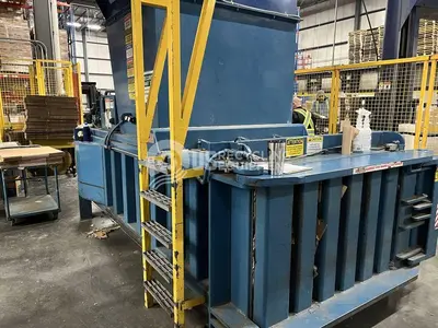 USED MARATHON GEMINI 3560 CLOSED DOOR, FULL PENETRATION HORIZONTAL BALER