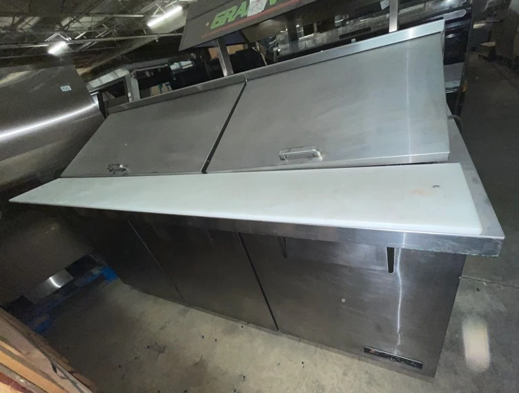1-0532 True TSSU-72-30M-B-ST 72” Self Contained Refrigerated Prep Table