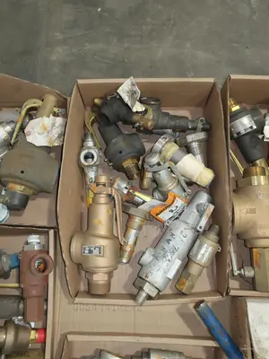 PALLET OF ASSORTED RELIEF VALVES, FARRIS, ALLIED VALVE, DRESSER, CROSBY