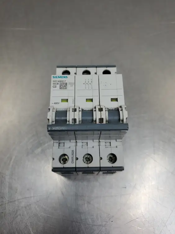 Used Siemens 5SY4302-7 MCB C2 Circuit Breaker, 2A, 400VAC, 3P Circuit Breakers South Carolina US | Palmetto Automation #1150413