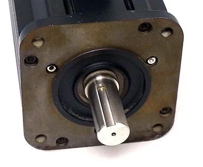 NEW YASKAWA ELECTRIC USAGED-20A22KE SERVO MOTOR USAGED20A22KE