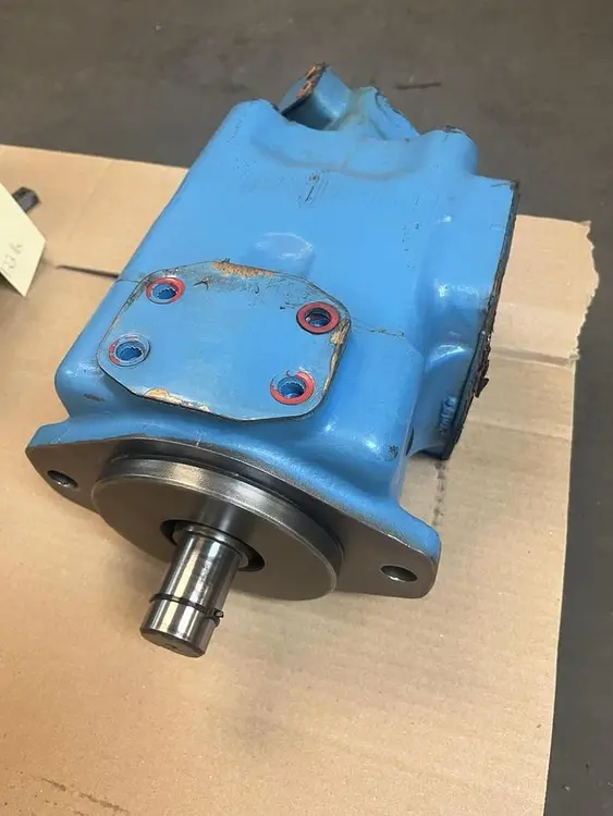 Used VICKERS 4520V-60A14-1DD20-282 Pumps | Surplus Asset Holdings #1206223