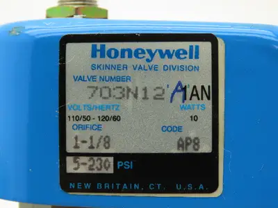 Honeywell Skinner 703N12A1A Solenoid Valve 2-Way NC 120V 5-250 PSI 1-1/4" NPT