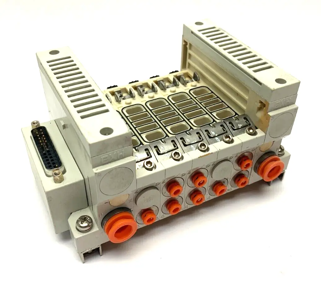 VV5Q11-05N3FS0-D0RS | SMC  Plug In Manifold Assembly 5-Port - Used