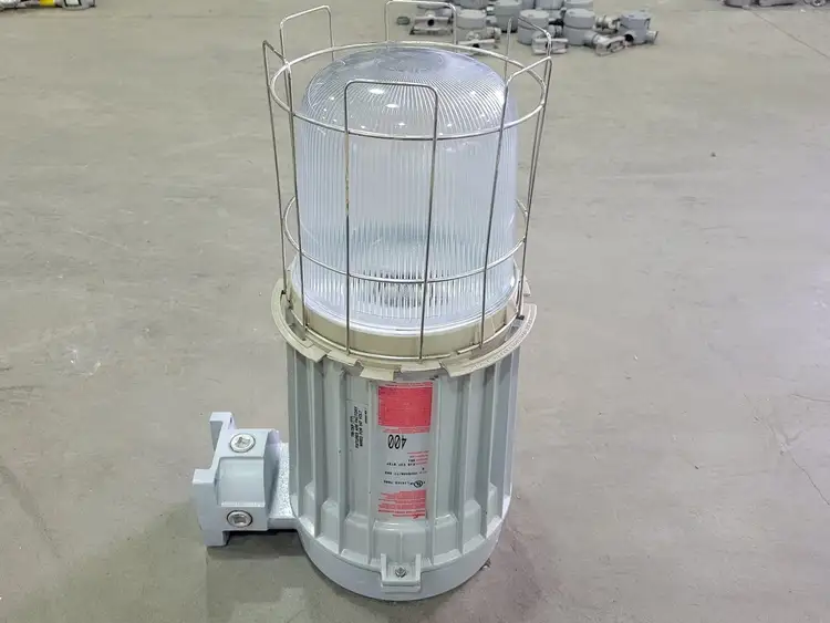 Used CROUSE-HINDS VMVS400/TT Lighting British Columbia CA | Lenmark #254432