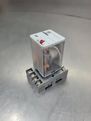 USED Siemens 3TX7112-1LF13 120VAC Relay w/Idec SR2P-06 Relay Base