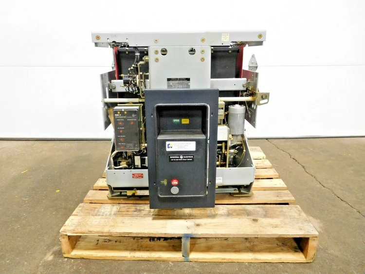 Used GE AKR-7F-100 Circuit Breakers Ohio US | Equipment Recovery Corp. #1329735