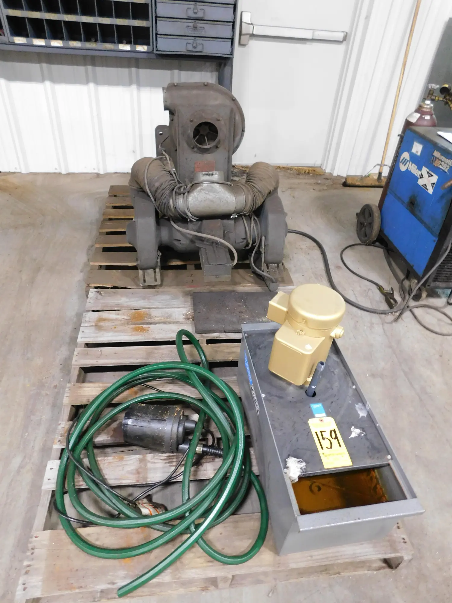 Used _UNKNOWN_ _UNKNOWN_ Pumps (liquid, other) Indiana US | Thompson Auctioneers #1322703