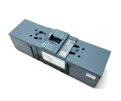 USED SIEMENS CIRCUIT BREAKER 3-POLE 125 BREAKING CAP.