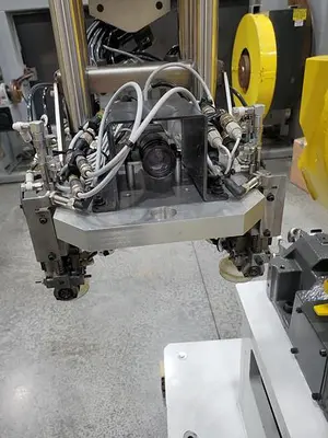 USED FANUC M-710IC/70