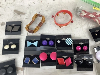 Used _UNKNOWN_ _UNKNOWN_ Jewelry & Gemstones Michigan US | Miedema Asset Management Group #1406521