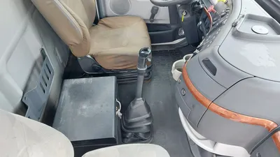 2008 VOLVO VNL DAY CABS | Platinum Group (29)