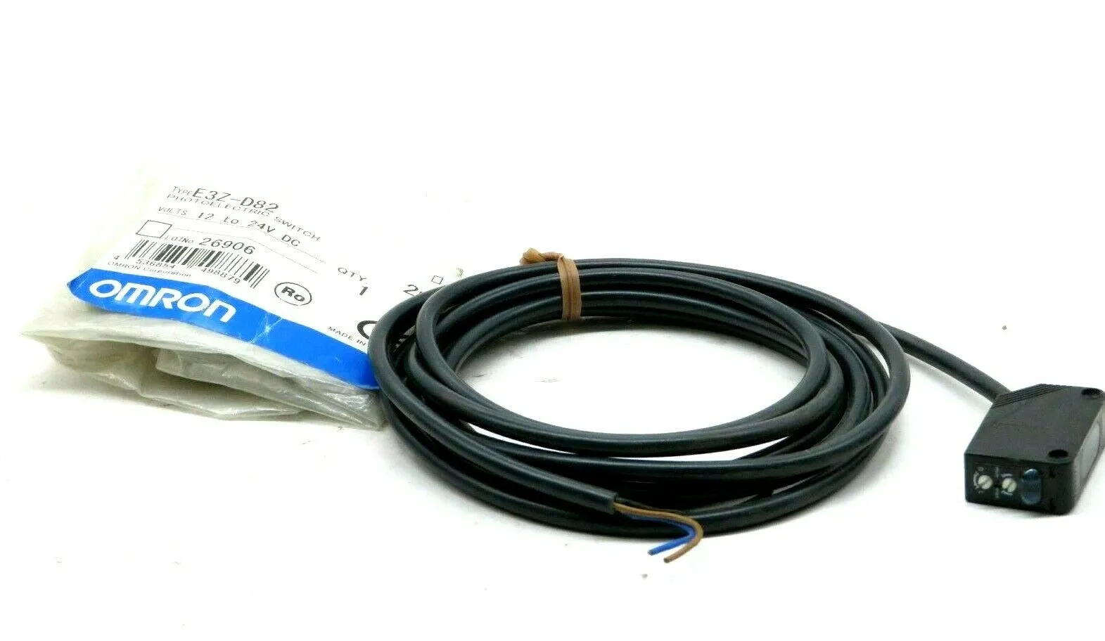 NEW OMRON E3Z-D82 PHOTOELECTRIC SWITCH 12 TO 24 E3ZD82