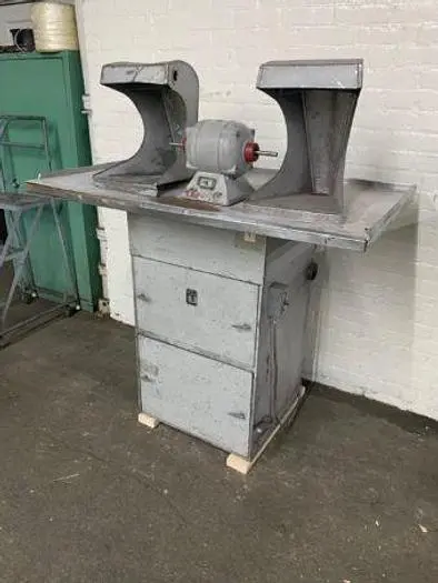 3646-340 RED WING #28H DOUBLE END POLISHING UNIT 1/3 HP- 2 Speed- 1725/3450 RPM, with HANDLER Dust Collector Base