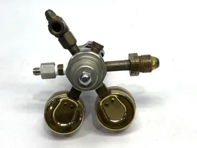 USED VICTOR COMPRESSED GAS REGULATOR 1/4" NPT