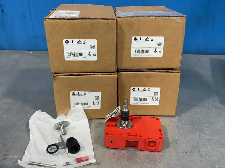 Used ALLENBRADLEY 440GT21BGPT1B Relays & Switches Ohio US | HGR 24 #1129934