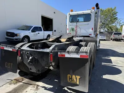 USED 2012 PETERBILT 386
