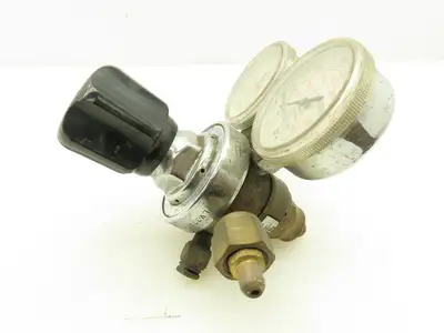 MG Industries LV33464 Dual Gauge Gas/Pressure Adj. Reg. Model 158 4000PSI 60PSI