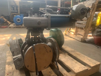 8" Jamesbury 3-way DM150FDFC3600TT Stainless Steel Valve