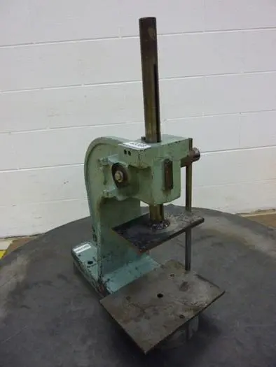 Used GENERIC PRESS389 Taps & Dies Michigan US | Ideal Machinery #699663