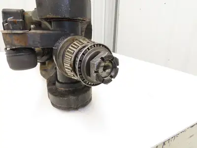 Yale 370401 Forklift Dual-Wheel Rear Steer Axle Assembly ERC080HDN36SV084