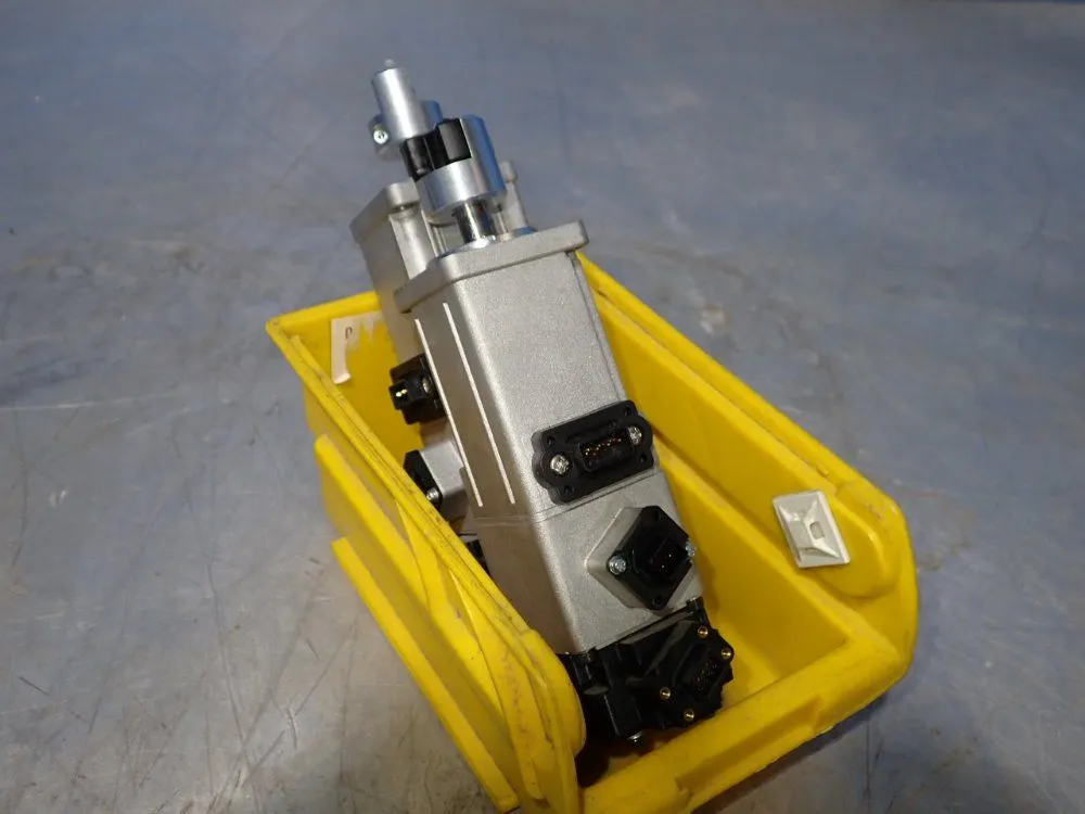 Used OMRON R88MK10030TBS2 Servo Motors | HGR 24 #730864