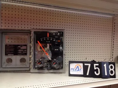 Fisher Wizard 4196BFER Temperature Indicating Control