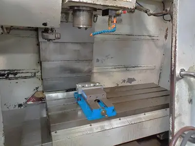 USED 2003 HURCO VM2