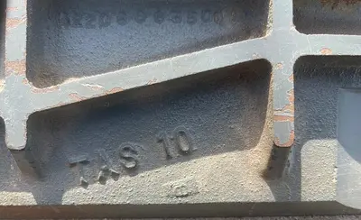 Delta Throat Plate for 12" or 14" Table Saw (6437)
