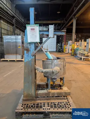 USED Pfaudler Pfaudler glass vessl on stand