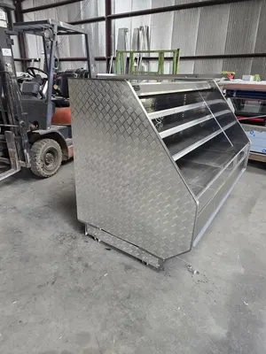 USED Hill Phoenix PF6R.