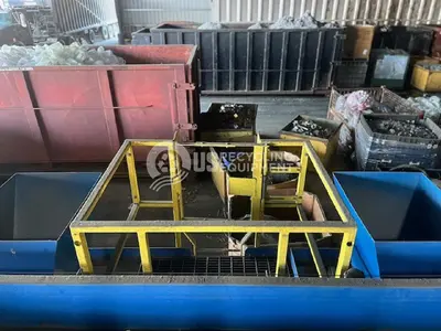 Unknown Manufacturer: Used 2 Man Sort Line